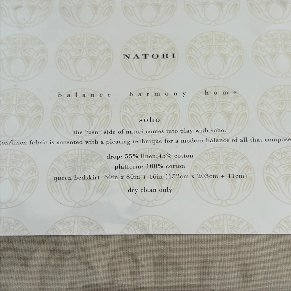 Natori Soho Queen Bed Skirt Matte Metallic cotton/ linen beige pleating - Picture 1 of 12